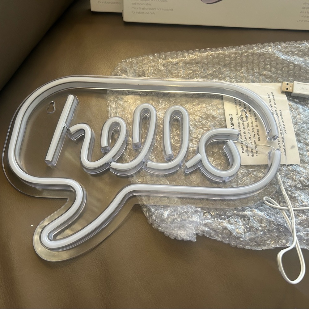 Icing White 'Hello' LED Wall Decor - Picture 12 of 16